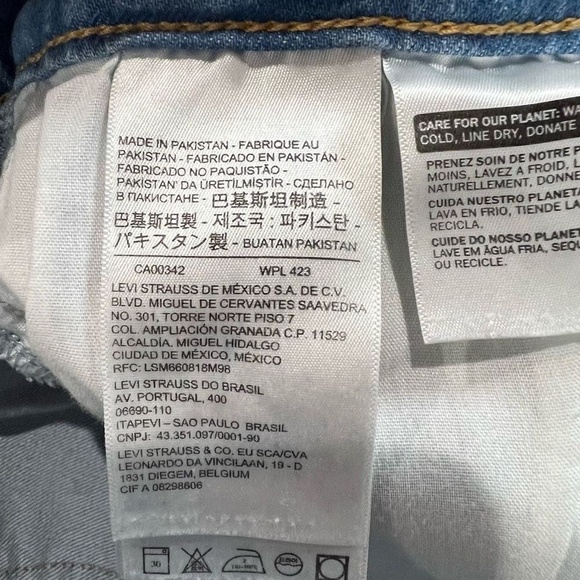 Levis Wedgie Skinny Buttonfly Distressed Light Wash Jeans - Picture 4 of 9